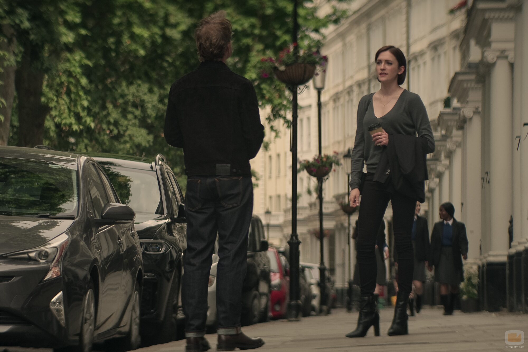 Escena de Charlotte Ritchie en Capítulo 9 titulado 'Ella no está allí' de 'You'