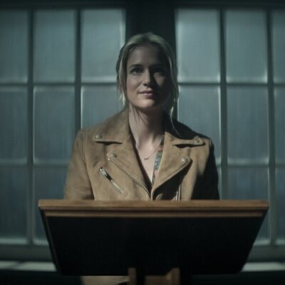 Elizabeth Lail en 4x09 'Ella no está allí' de 'You'