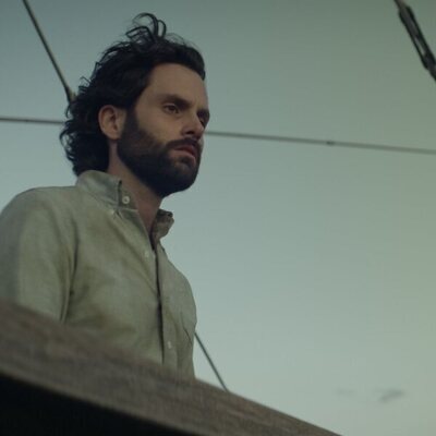 Still de Penn Badgley en el 4x10 de 'You'