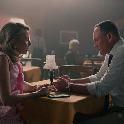 Wynn Everett y Chris Klein en 3x03 'En busca de...' de 'Sweet Magnolias'