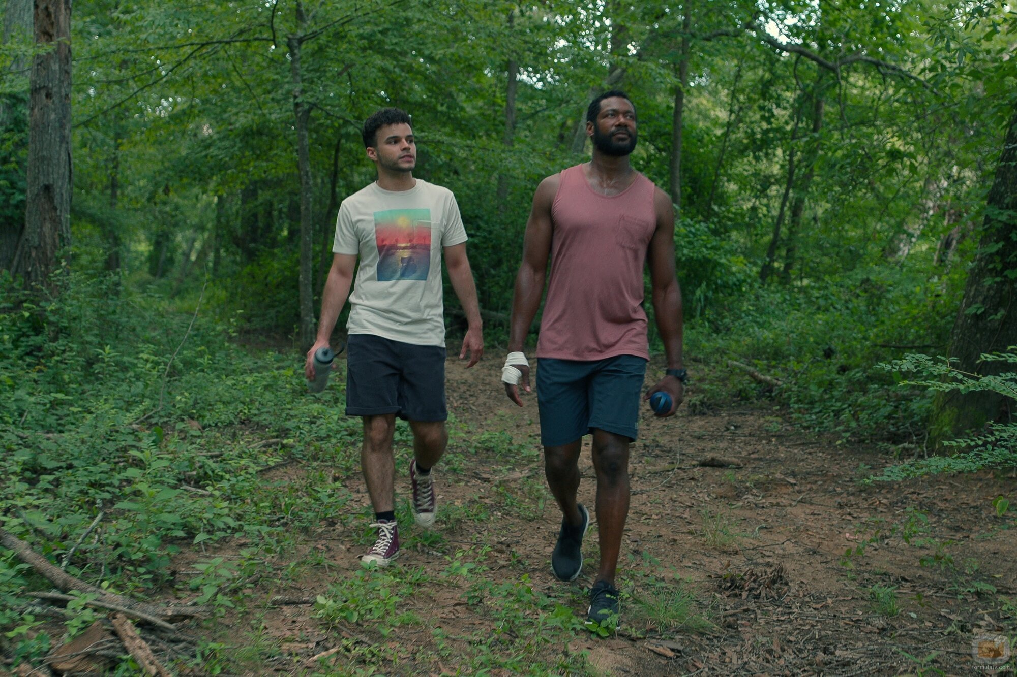 Chris Medlin y Dion Johnstone en Capítulo 4 titulado 'Sé valiente' de 'Sweet Magnolias'