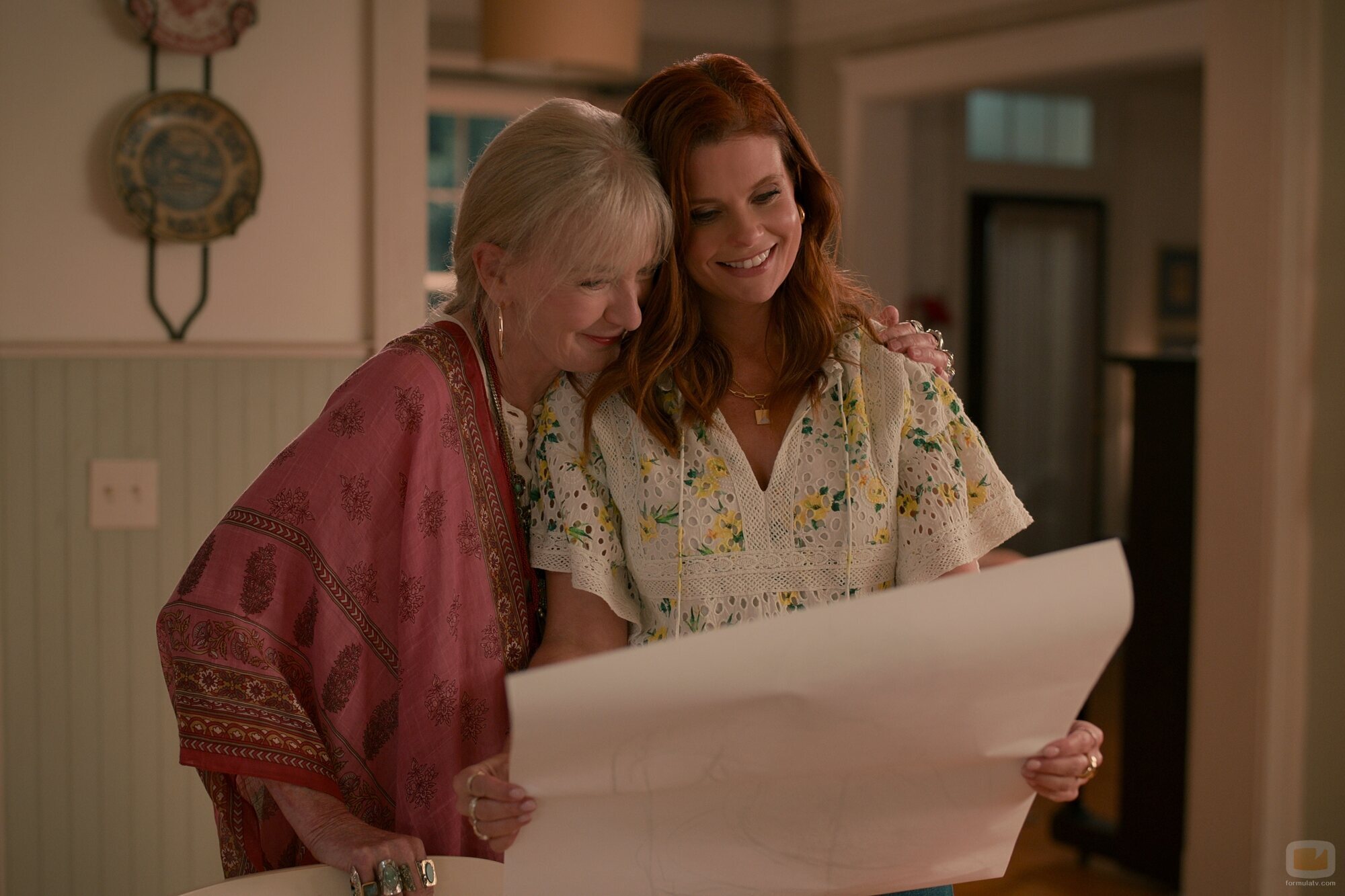JoAnna García y Caroline Lagerfelt en el 3x04 de 'Dulces Magnolias'