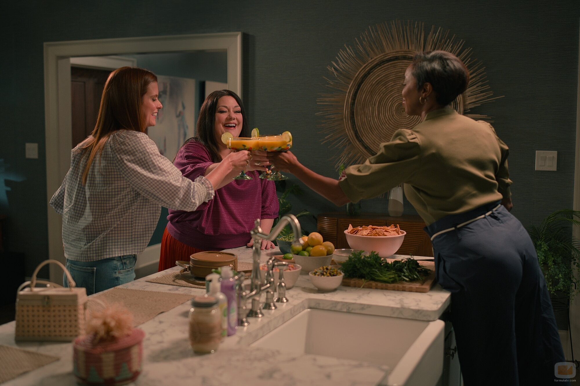 Brooke Elliott y Heather Headley en la temporada 3 y el capítulo 05 de 'Sweet Magnolias'