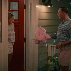 Chris Klein y Jamie Lynn Spears en Capítulo 7 titulado 'Alguien a quien echo de menos' de 'Sweet Magnolias'