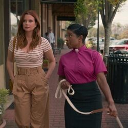 JoAnna García y Tracey Bonner en el 3x08 de 'Sweet Magnolias'