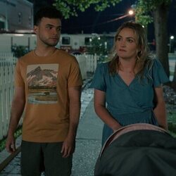 Jamie Lynn Spears y Chris Medlin en 3x08 'Quieres ganarme en mi propio juego' de 'Sweet Magnolias'