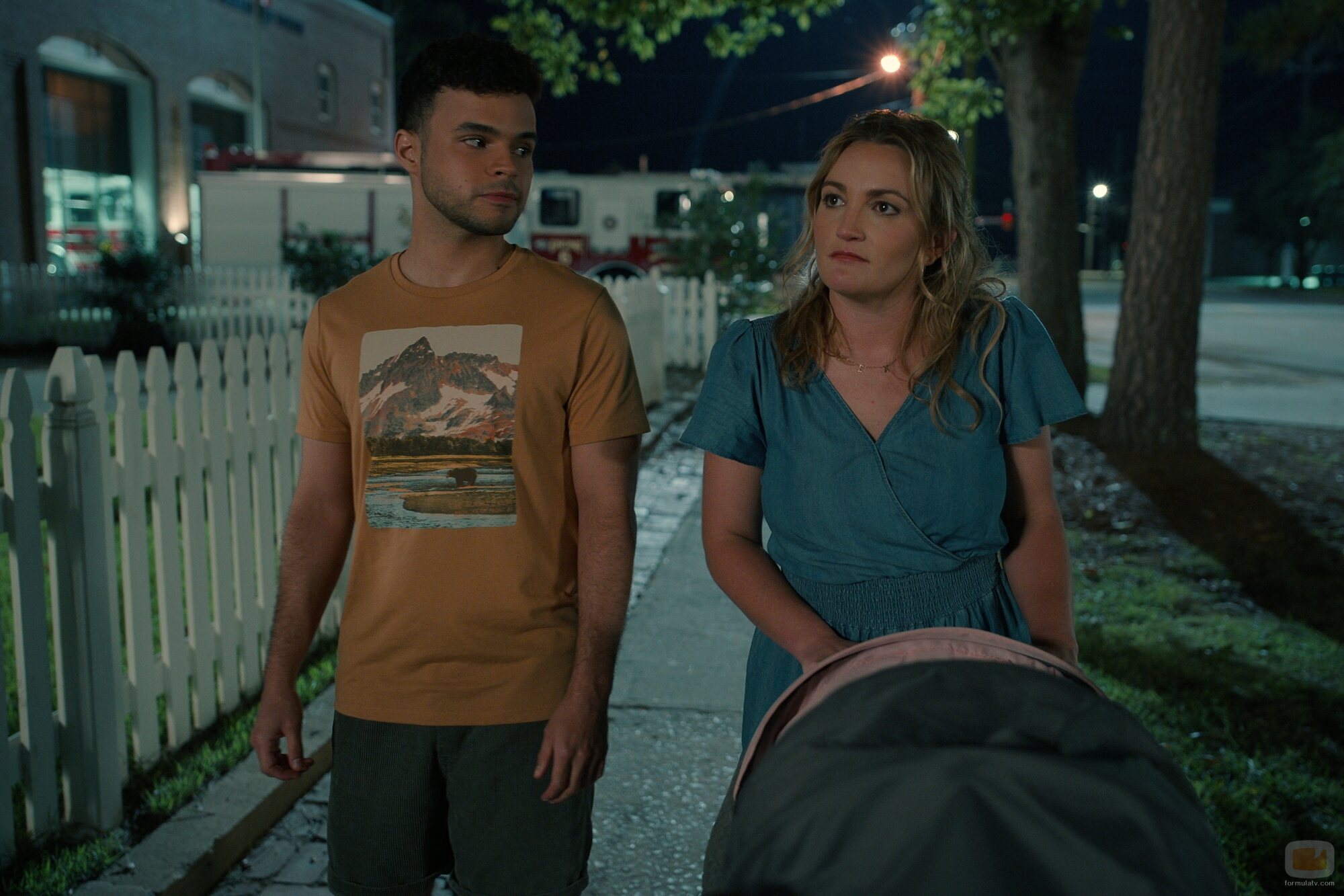 Jamie Lynn Spears y Chris Medlin en 3x08 'Quieres ganarme en mi propio juego' de 'Sweet Magnolias'
