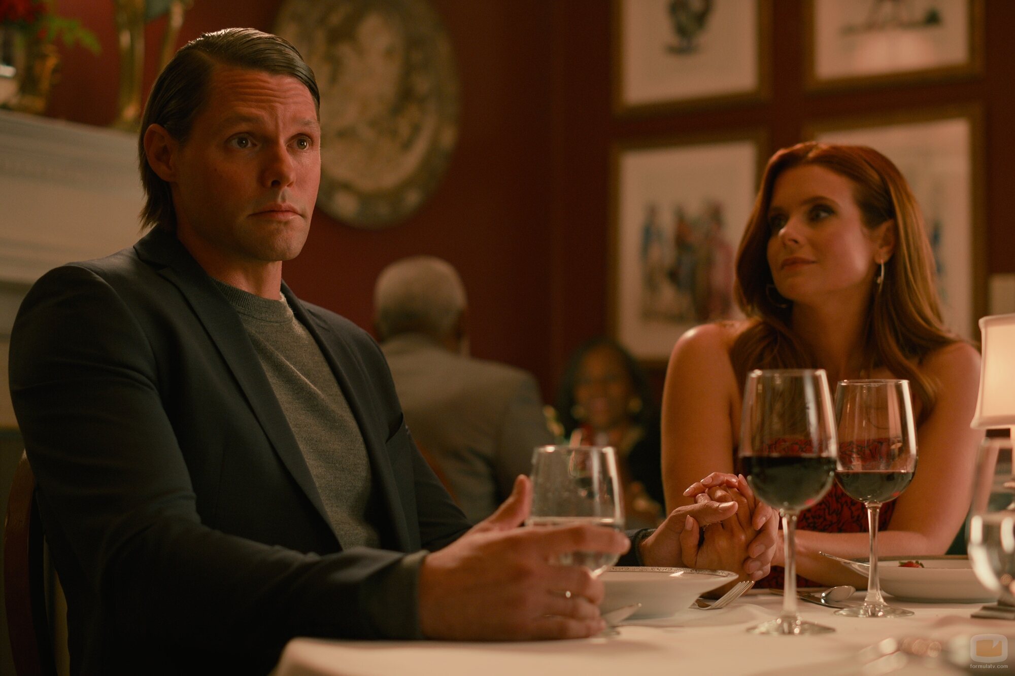 Justin Bruening y JoAnna García en el 3x09 de 'Dulces Magnolias'