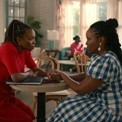 Heather Headley y Brittany L. Smith en el 'Guárdame un sitio' de 'Dulces Magnolias'