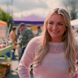 Jamie Lynn Spears en 4x01 'Al otro lado del velo' de 'Sweet Magnolias'