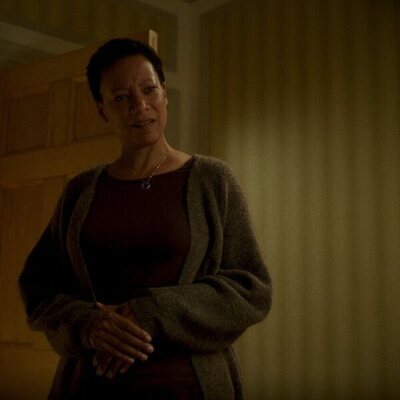Nina Sosanya en Capítulo 3 titulado 'Episodio 3' de 'Mi reno de peluche'