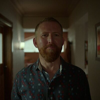 Tom Goodman-Hill en la temporada 1 y el capítulo 04 de 'Mi reno de peluche'