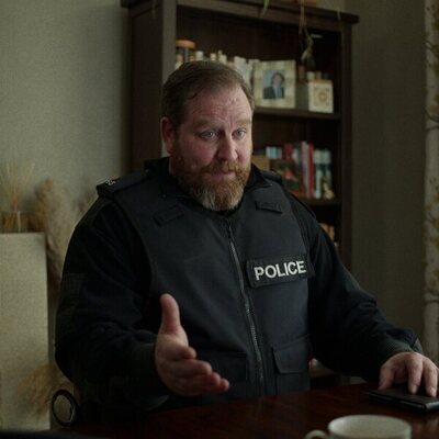 Jamie Michie en 'Episodio 6' de 'Mi reno de peluche'