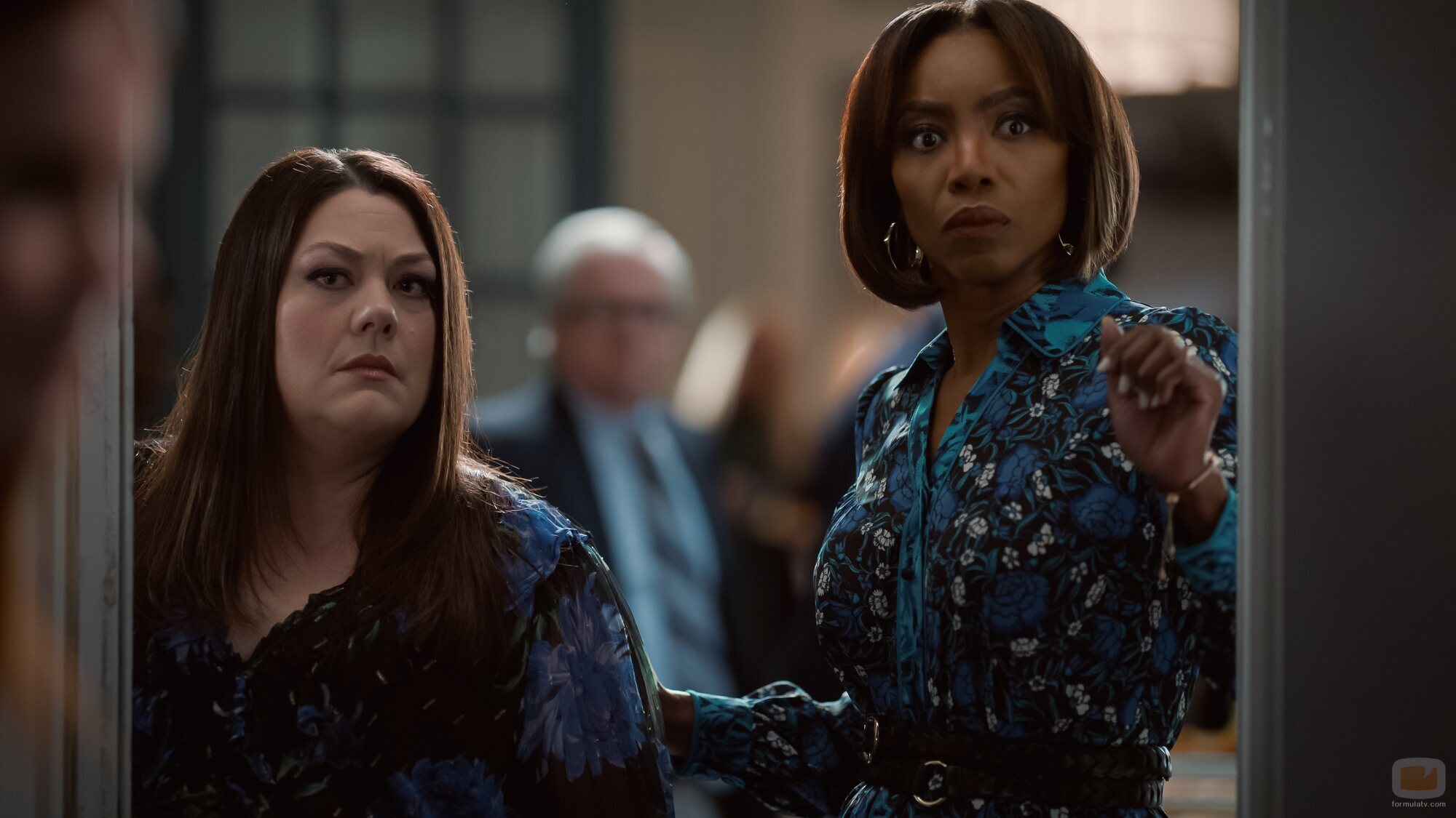 Brooke Elliott y Heather Headley en el 'Cuán grande es Él' de 'Dulces Magnolias'
