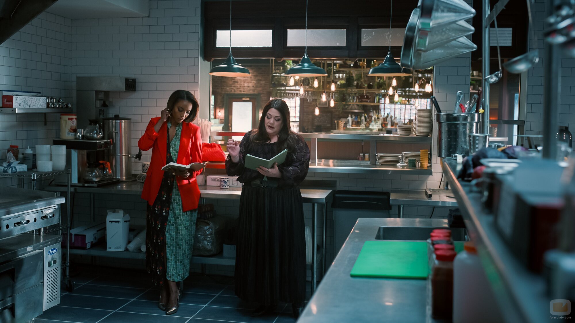 Brooke Elliott y Heather Headley en el 4x04 de 'Dulces Magnolias'