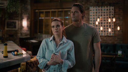 Justin Bruening y JoAnna García en 'Sin perder el norte' de 'Sweet Magnolias'