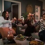 Brooke Elliott y Heather Headley en el 4x07 de 'Dulces Magnolias'