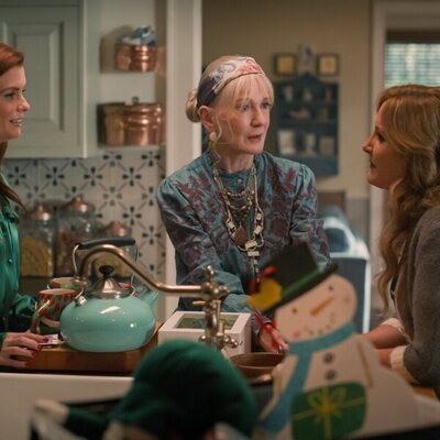 JoAnna García y Caroline Lagerfelt en el 4x09 de 'Sweet Magnolias'