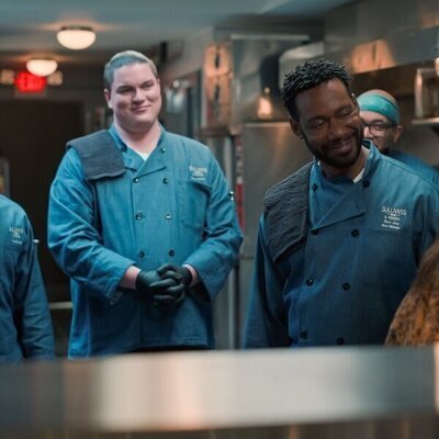 Chris Medlin y Dion Johnstone en el 4x09 de 'Dulces Magnolias'