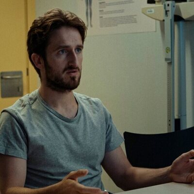 Foto de Joan Amargós en 1x01 titulado 'Eros y tanatorio' de 'A muerte'