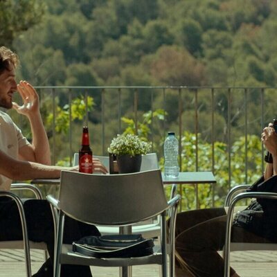 Verónica Echegui y Joan Amargós en la temporada 1 y el capítulo 02 de 'A muerte'