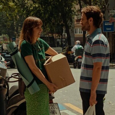 Paula Malia y Joan Amargós en 1x02 titulado 'La cita' de 'A muerte'