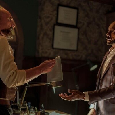 Morris Chestnut y Ritchie Coster en 'Watson' de 'Watson'