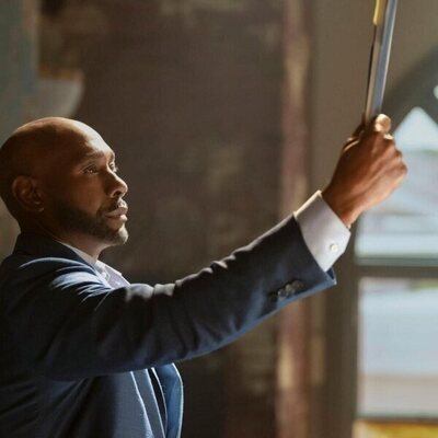 Escena de Morris Chestnut en 'Watson' de 'Watson'