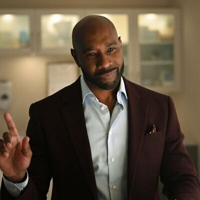 Morris Chestnut en la temporada 1 y el capítulo 02 de 'Watson'