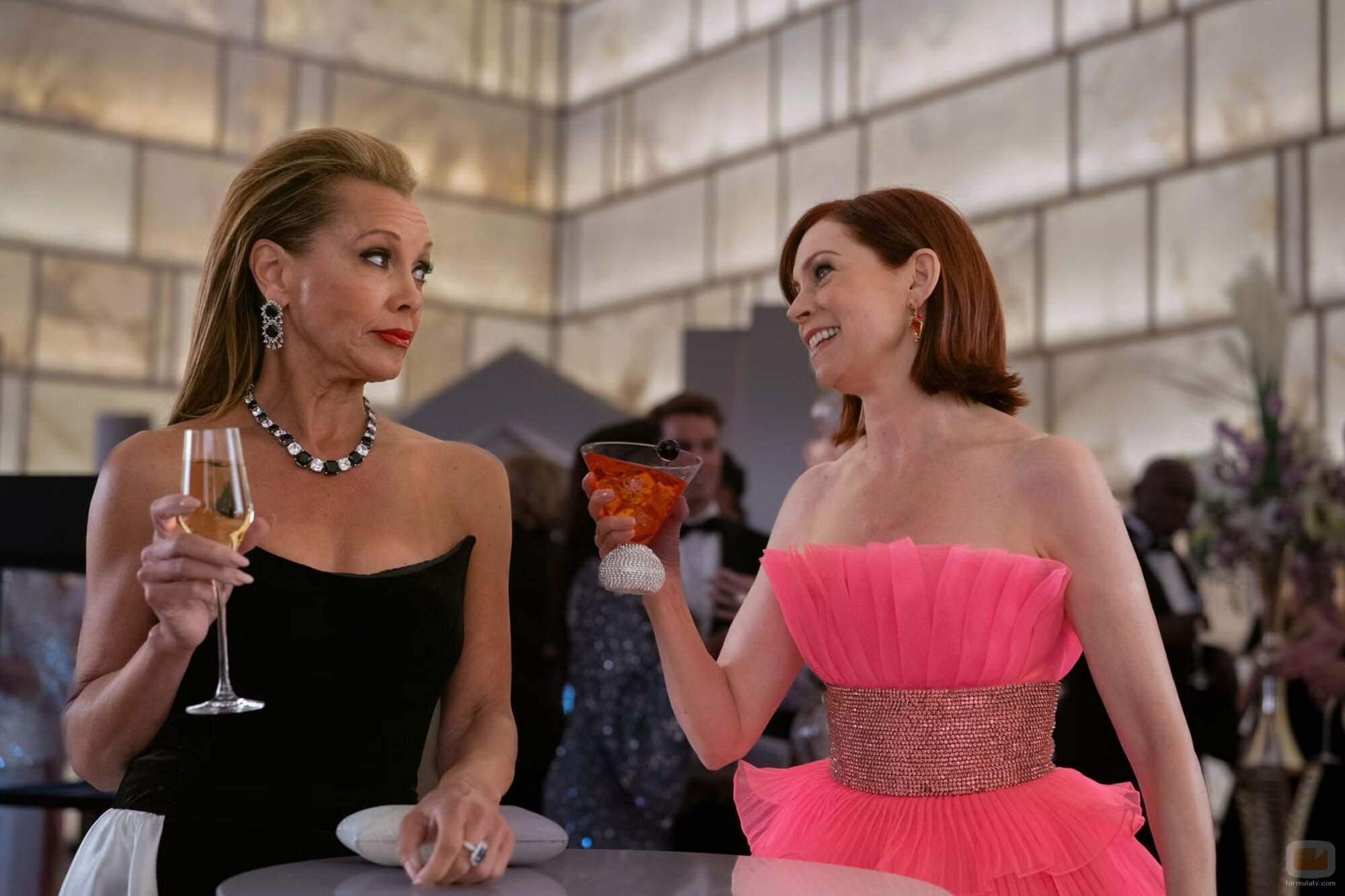Vanessa Williams y Carrie Preston en 2x04 titulado 'Los diamantes son para Elsbeth' de 'Elsbeth'