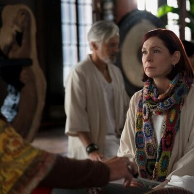 Carrie Preston en la temporada 2 y el capítulo 09 de 'Elsbeth'