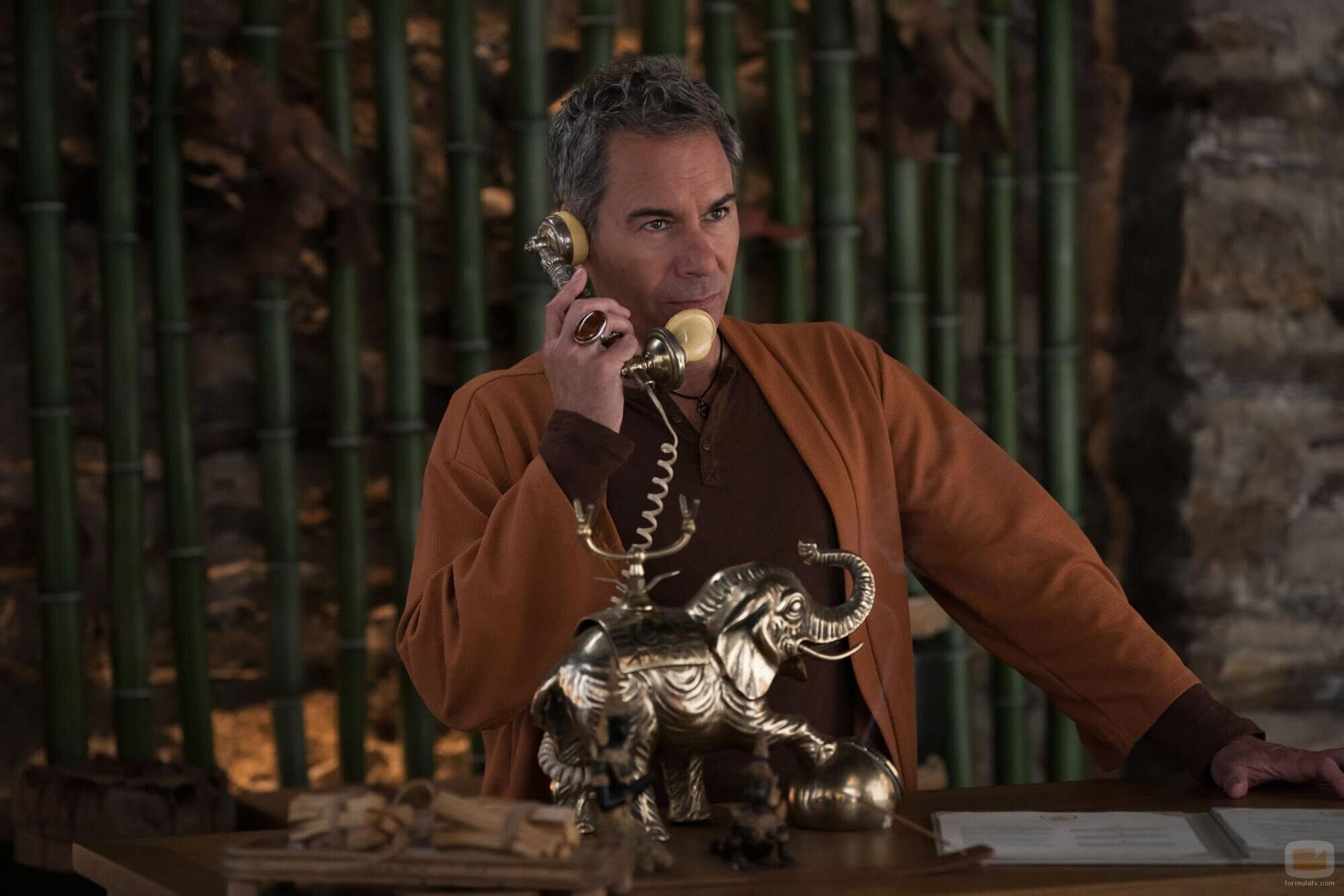 Eric McCormack en 'Ni sano ni salvo' de 'Elsbeth'