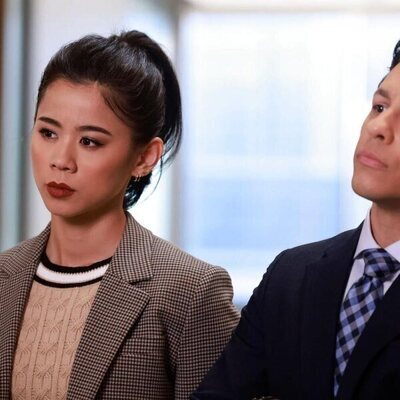 Leah Lewis y David Del Rio en 1x04 titulado 'El conejo y el halcón' de 'Matlock'