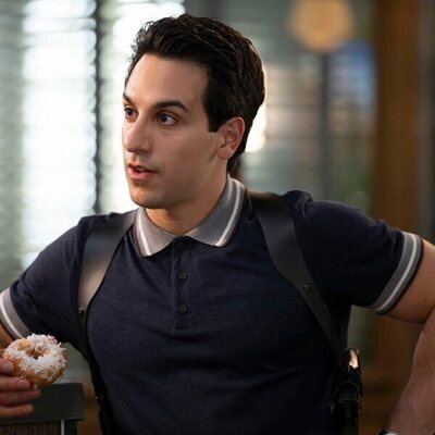 Deniz Akdeniz en el 1x03 de 'High Potential'