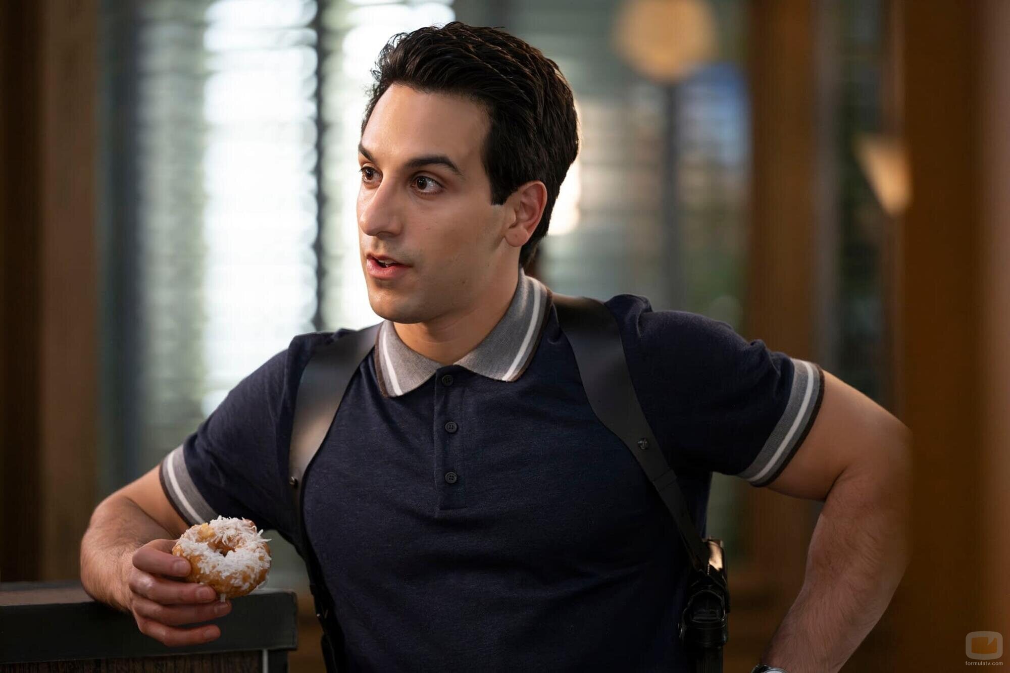 Deniz Akdeniz en el 1x03 de 'High Potential'