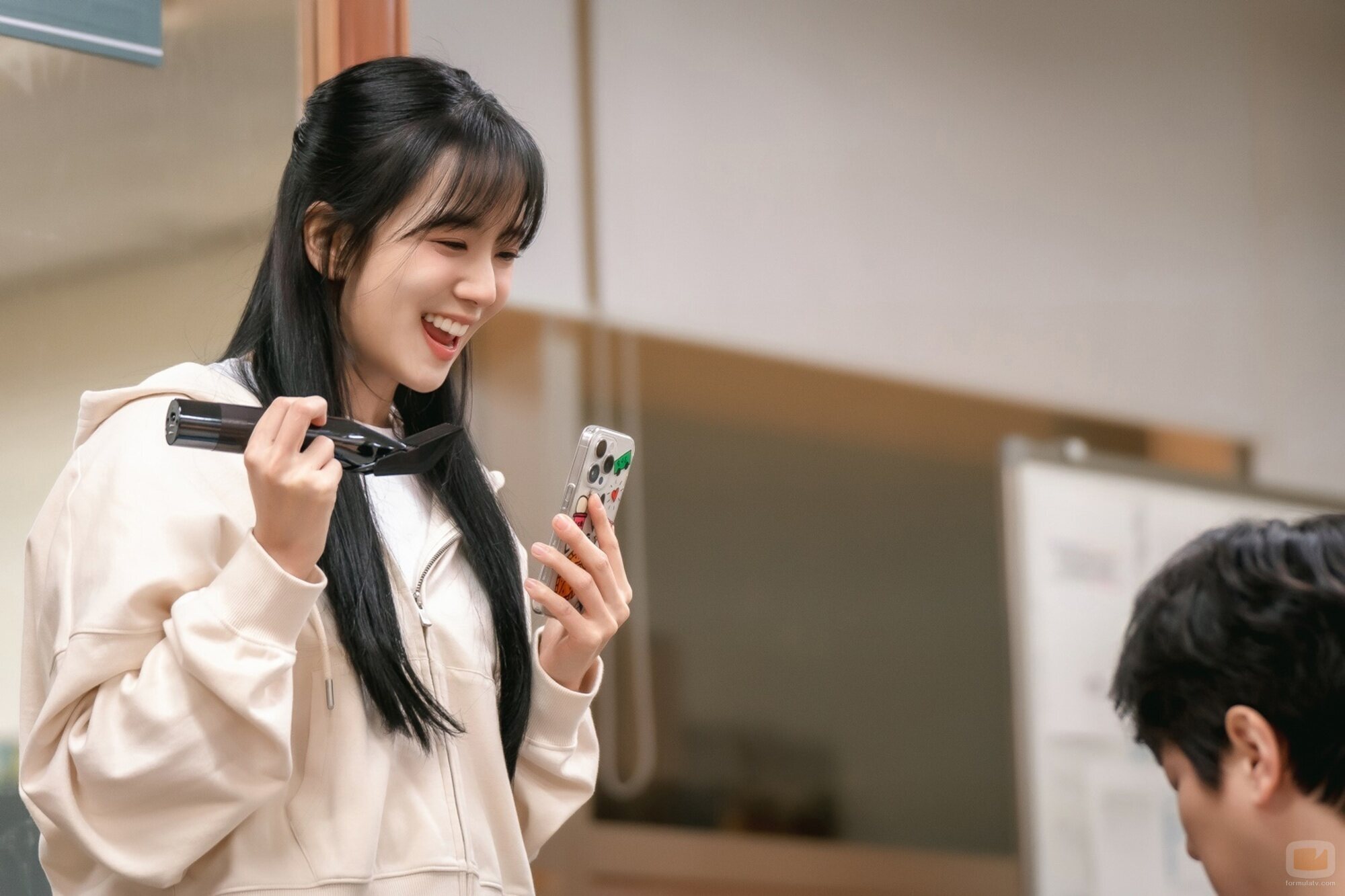 Kim Jisoo en el 1x01 de 'Newtopia'