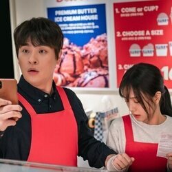 Kim Jisoo en 1x01 'Episodio 1' de 'Newtopia'