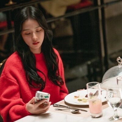 Kim Jisoo en Capítulo 1 titulado 'Episodio 1' de 'Newtopia'