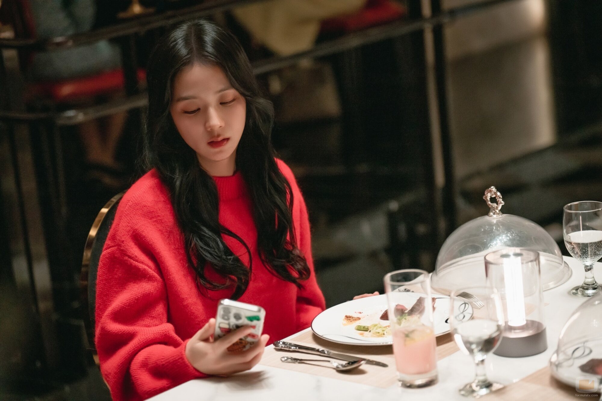 Kim Jisoo en Capítulo 1 titulado 'Episodio 1' de 'Newtopia'