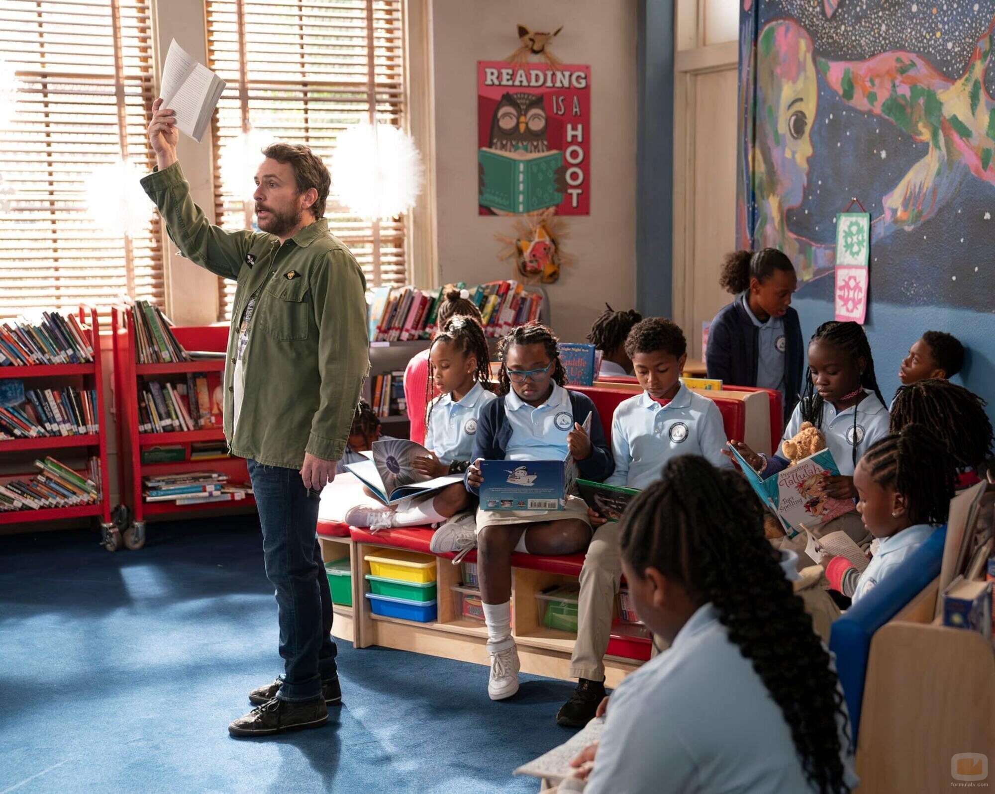 Escena de Charlie Day en el 4x09 de 'Colegio Abbott'