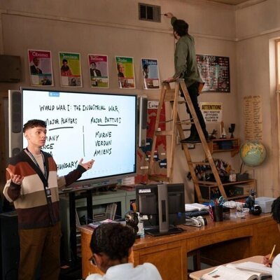 Chris Perfetti en el 4x09 de 'Abbott Elementary'