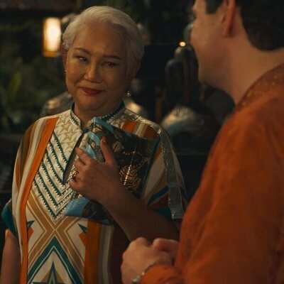 Patravadi Mejudhon en 3x01 titulado 'Same Spirits, New Forms' de 'The White Lotus'