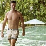 Patrick Schwarzenegger en Capítulo 1 titulado 'Same Spirits, New Forms' de 'The White Lotus'