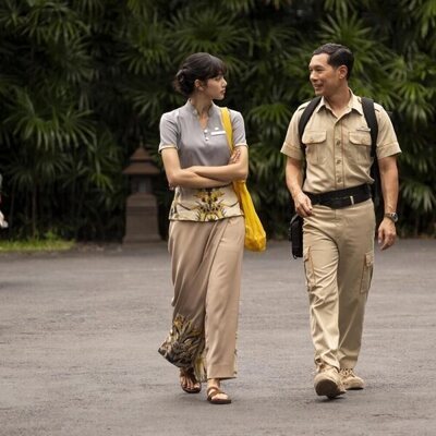 Tayme Thapthimthong y Lalisa Manoban en la temporada 3 y el capítulo 02 de 'The White Lotus'