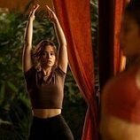 Sarah Catherine Hook en 3x02 titulado 'Special Treatments' de 'The White Lotus'