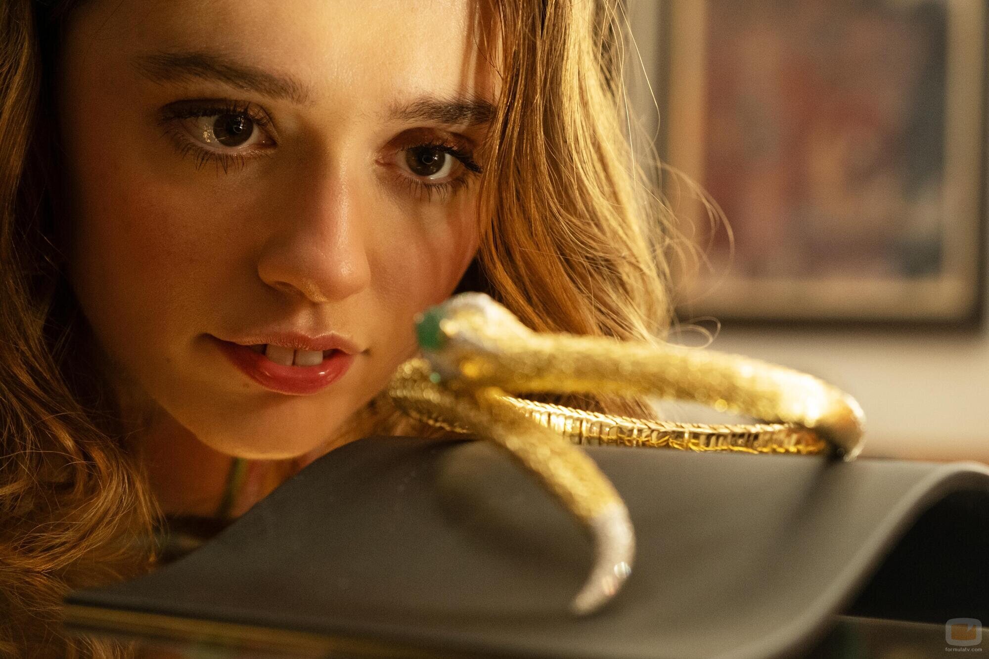 Aimee Lou Wood en Capítulo 2 titulado 'Special Treatments' de 'The White Lotus'
