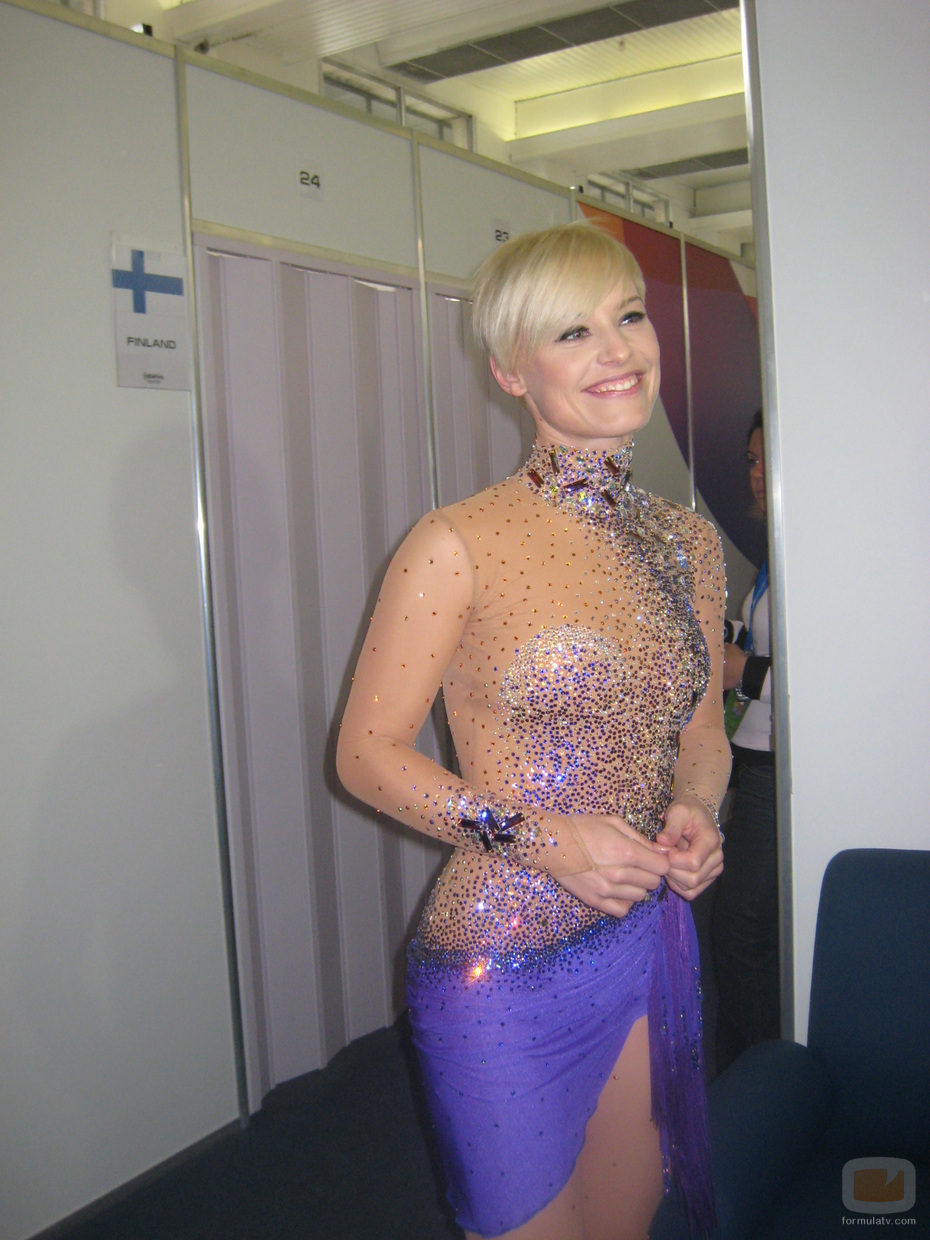 Soraya luce el mono morado con el que cantará