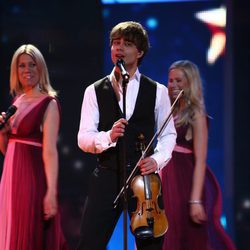 Alexander Rybak, de Noruega, canta 'Fairytale' en la Semifinal de Eurovision 2009