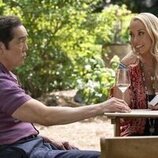 Elizabeth Berkley en el 6x12 de 'Cobra Kai'