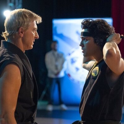 William Zabka y Xolo Maridueña en 6x14 'Pegar el último' de 'Cobra Kai'